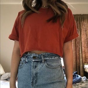 Cropped orange t shirt